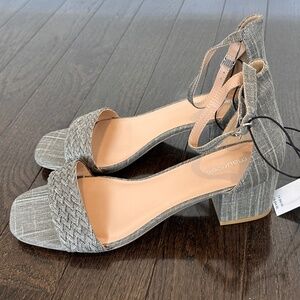 NWT gray block heel dress sandals
